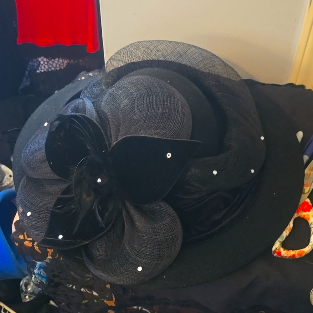Beautiful Vintage Womens Hat
